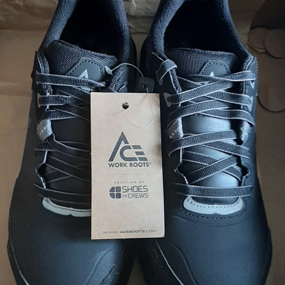 Slip-Resistant Work Shoes - Picture 2 of 3